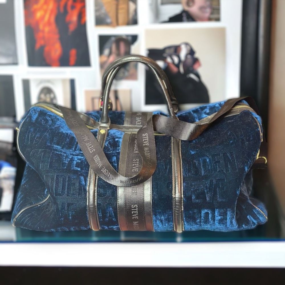 Steve Madden Blue Velvet Travel Bag - Picture 1 of 5